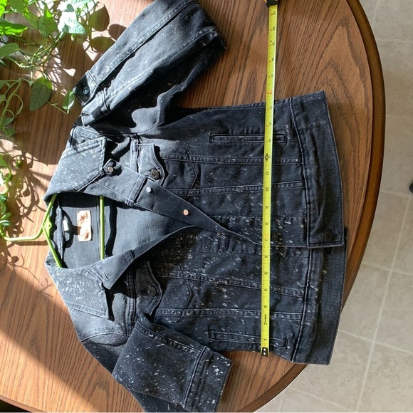Levi’s jean jacket woman’s black speckled jean jacket - Picture 3 of 15